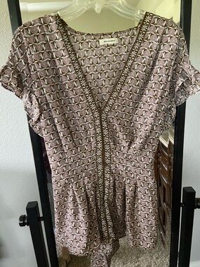 Women’s Max Studio size large blouse
